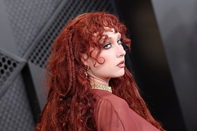 「【第68回グラミー賞授賞式(R)】チャペル・ローン、大胆なニップルリング・ドレスへの反応を笑い飛ばす「そこまで突飛じゃない」」1枚目/1