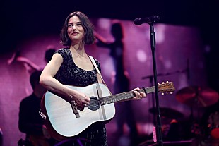 「グレイシー・エイブラムス、恋人ポール・メスカルの誕生日をキュートな写真とともに祝う「2月2日が大好き」」