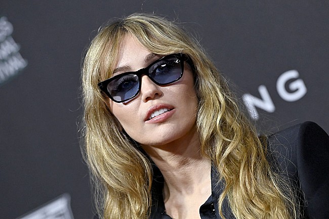 「マイリー・サイラス、『セサミストリート』新シーズン登場　エルモたちと海中を探検」1枚目/1