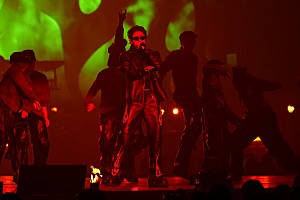 ZICO「ZICO、8年ぶり＆一夜限りの日本単独公演オフィシャルレポート到着　幾田りら登場でコラボ曲「DUET」熱唱」