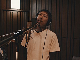 「千葉雄喜が「上を向いて歩こう」カバー、ファミマ「コンビニエンスウェア」初のTVCMに起用」