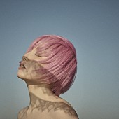 「Nao Yoshioka、MXXWLLと共作したニューSG「In the Rain」リリース」1枚目/1