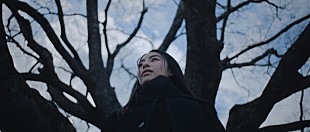 「CLAN QUEEN、自己対話の時間を描いた「Whitoxin」MV公開」