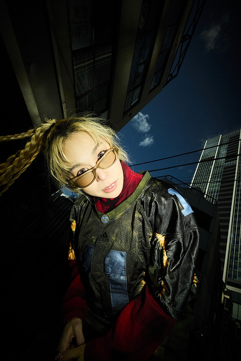 「AI、『キットカット』ブランドソングとなる新曲「ラッキーアイラブユー」MVプレミア公開決定」1枚目/3