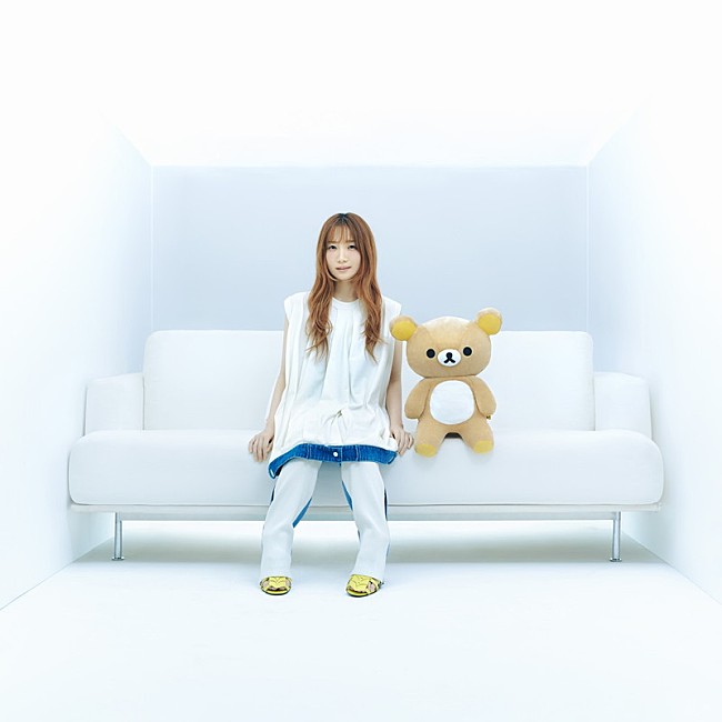 「リラックマ×幾田りらのコラボビジュアル」2枚目/8