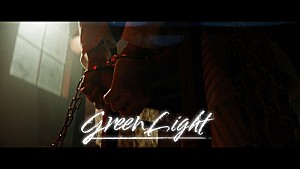 STARGLOW「STARGLOW、緊張感が漂う「Green Light」MVティザー映像を公開」