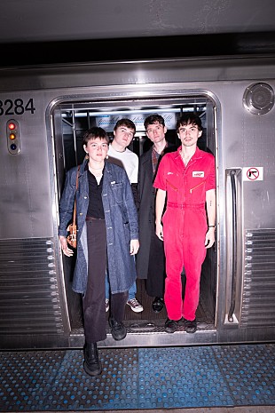 「フリコ、「Choo Choo」MV公開「昔から列車の魔法に惹かれている」」