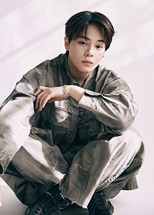 「元JO1鶴房汐恩、ソロ活動再開に対する想いを綴る」