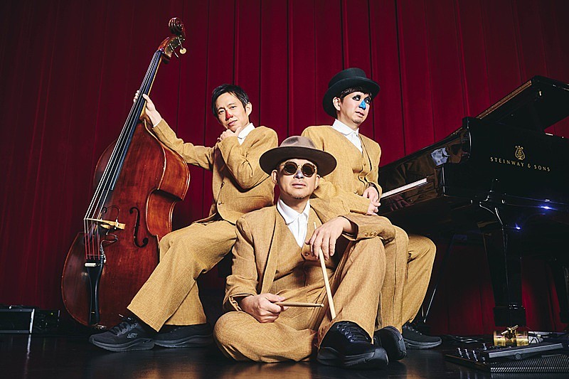 「H ZETTRIO、ニューAL『QUESTUNE』発売決定＆収録曲「Mangalitza」MV公開へ　ライブ会場で先行販売も」1枚目/3