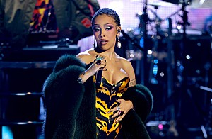 ドージャ・キャット「ドージャ・キャット、ティモシー・シャラメのバレエ・オペラ批判に反論「めちゃくちゃ美しい」」