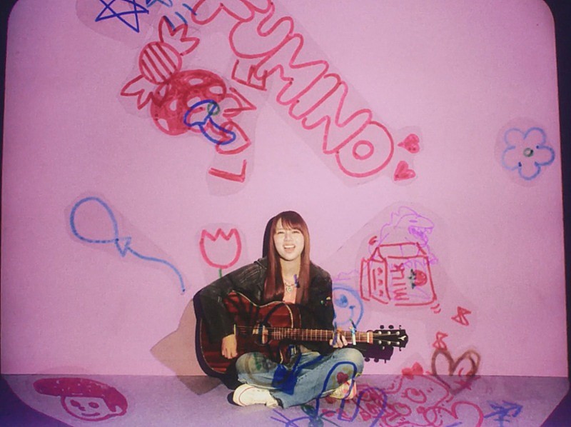 「ふみの、新曲「ホットライン」MVプレミア公開決定＆直後にYouTubeスペシャル生配信も実施へ」1枚目/2