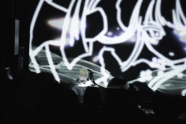 「＜ライブレポート＞テクノポップ・有機・シンセサイザーがパーティー開催　6組が鳴らした“新しいテクノ”」1枚目/14