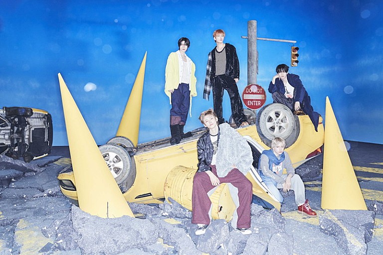 TOMORROW X TOGETHER「TOMORROW X TOGETHER、コンセプトフォト「HUNGER」で“原始的な飢え”を爽やかに表現」