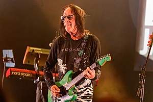 トッド・ラングレン「<ライブレポート>トッド・ラングレン、世代を超えたオーディエンスを魅了したキャリア総括の来日公演」