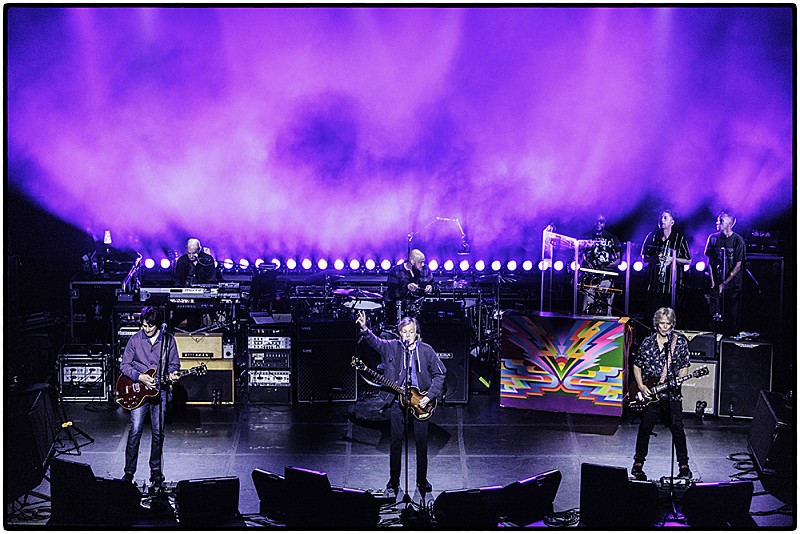 「ポール・マッカートニー、米LAで2日間限定プレミアム・ライブ開催 ザ・ビートルズ名曲も披露」1枚目/7