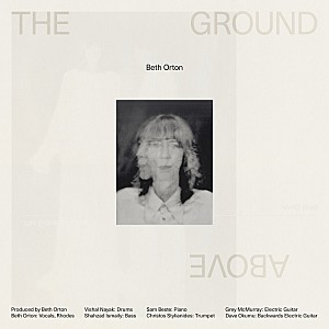 ベス・オートン「ベス・オートン、新曲「The Ground Above」で愛と破壊の共存を探求」