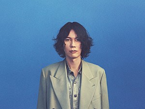 米津玄師「米津玄師、2026 NHKサッカーテーマへ新曲「烏」書き下ろし(本人コメントあり)」