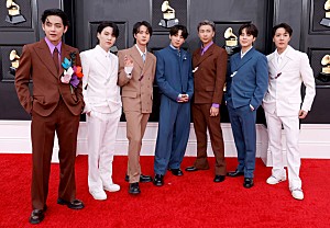 「BTS、ドレイク新曲でメンションされたことにj-hopeとVが反応」