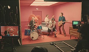 go!go!vanillas「go!go!vanillas、最新曲「フォーリン」MVメイキング映像公開」