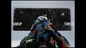 SIRUP「SIRUP、ギターで「TIRED」を弾き語るワンカットMV公開」