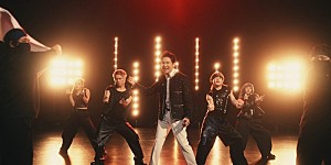 郷ひろみ「郷ひろみ、サウナ熱波師も参加で“熱い風”を感じさせる「I’m Neo G」MV公開」