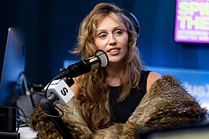 マイリー・サイラス「マイリー・サイラス、新曲を予告?アーティスト名から“サイラス”を外す動きも」