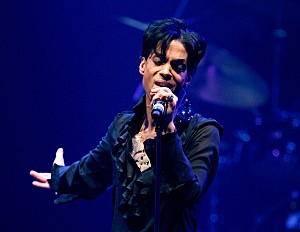 プリンス「故プリンス遺産管理団体、『タイムレス』収録曲「Calabama」の死後の手直し疑惑に反論「もちろんAIは使用していない」」