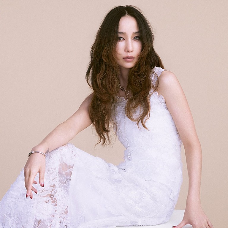 中島美嘉「中島美嘉、デビュー曲「STARS」から最新曲「祈り、終われば」まで全25曲の“配信ベストAL”リリース」