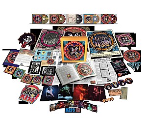KISS「KISS、『地獄のロック・ファイアー』50周年記念盤発売決定 初来日公演実況録音盤を収録」
