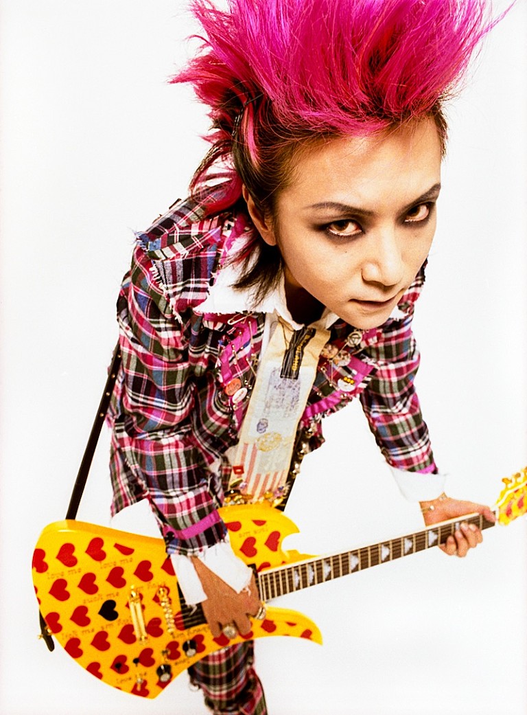 hide「hide、未発表デモ収録の『REPSYCLE +』&『HIDE YOUR FACE』などアルバム3作のハイレゾ音源が9/25に配信決定」