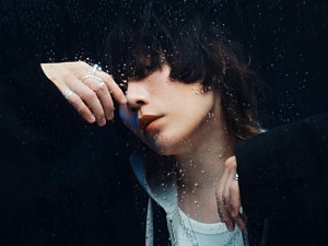 須田景凪「須田景凪、『プロジェクトセカイ カラフルステージ!』書き下ろし楽曲「レム」のセルフカバーMVを公開 」