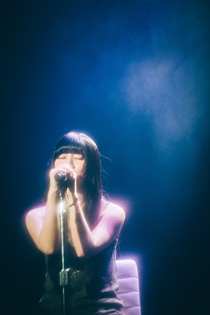 ふみの「<ライブレポート>ふみの、初ワンマンライブツアー完走 デビューから1年足らずで刻んだアーティストとしての確かな歩み」