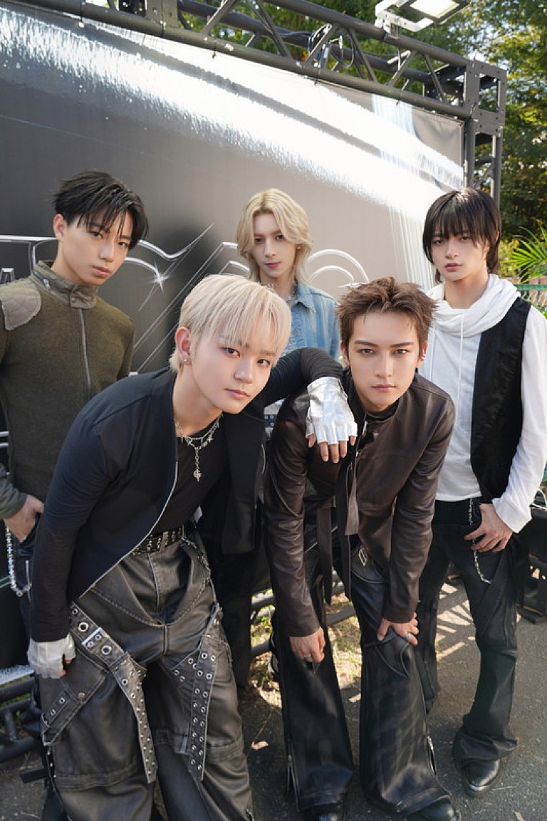 STARGLOW「STARGLOW、1stアルバム『Aurora』より新曲「Slam Dunk」先行配信へ」