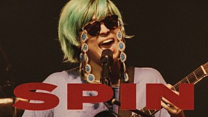 Kroi「Kroi、アニメ『ジョジョ』OPテーマ「SPIN」初披露ライブ映像を公開」