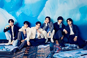 ＜コラム＞SixTONES、『一秒 / Rebellion』が映し出す振り幅――“光”と“反逆”で示す6人の表現力