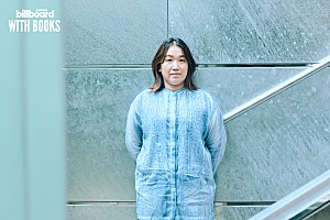 <インタビュー>湊かなえ「“守る”は、ときに支配になり得る」――最新長編『王国』が問いかける、善意のすれ違い【WITH BOOKS】